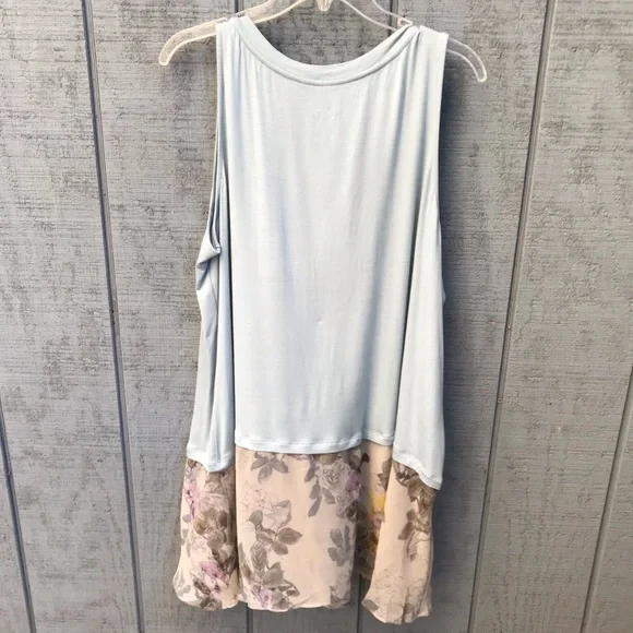 LOGO Tank Top Sheer Floral Hem NEW - Picture 4 of 6